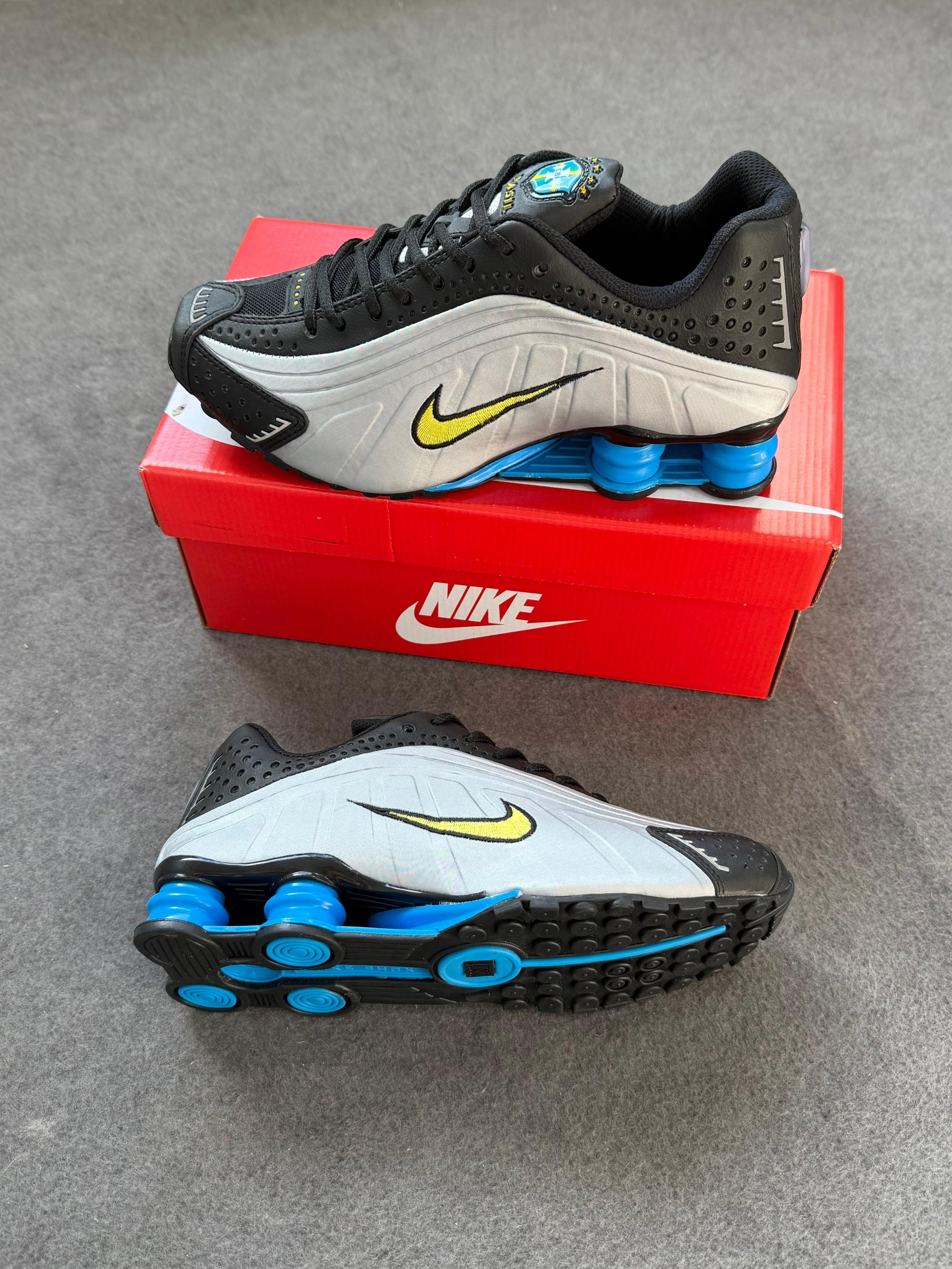 Tênis Nike Shox R4 - Seleção BRA