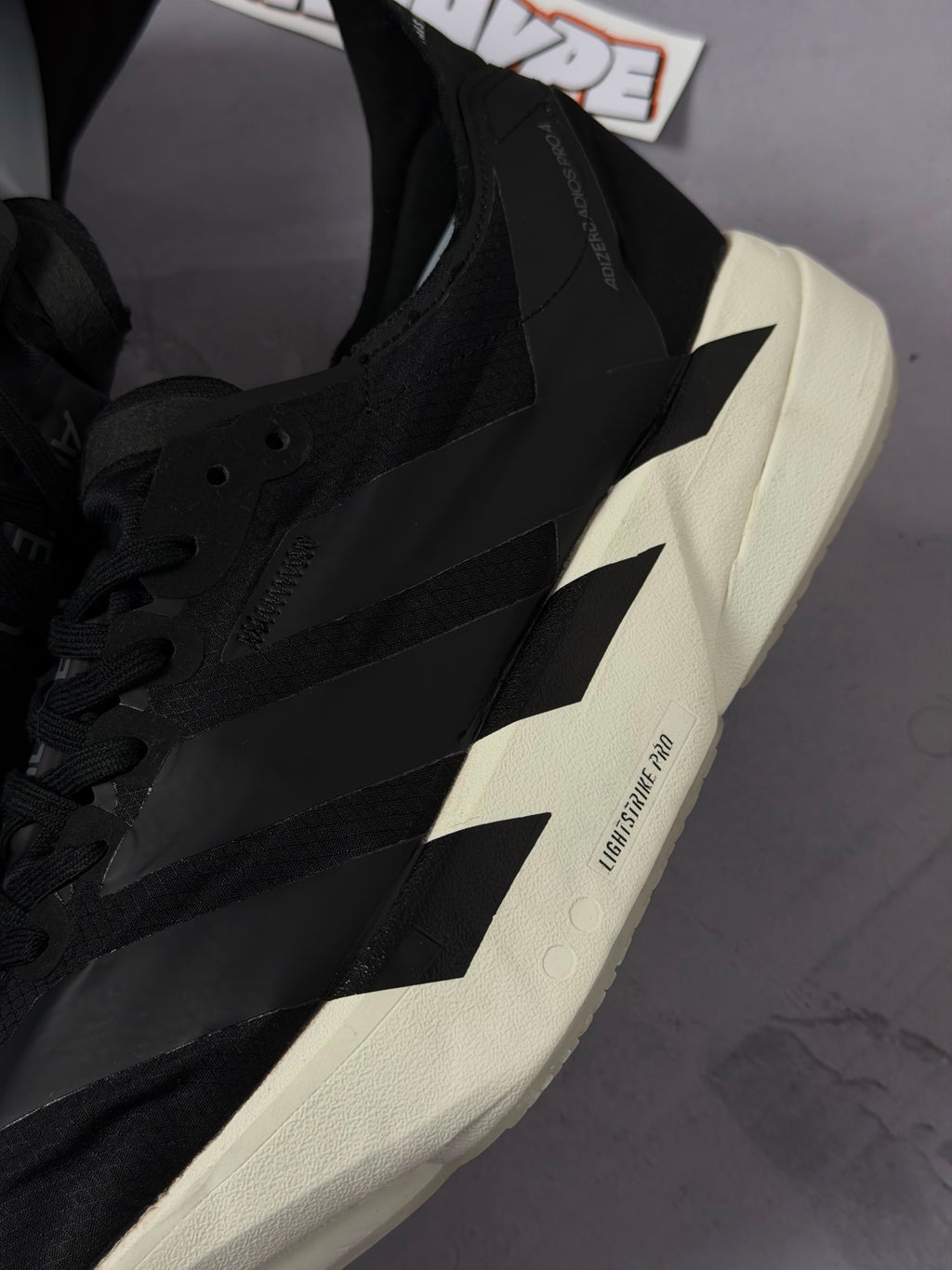 Tênis Adidas Adizero Adios Pro 4 - Black White