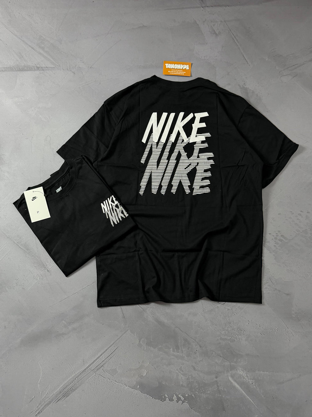 Camiseta Nike Repeat Fade - Preto