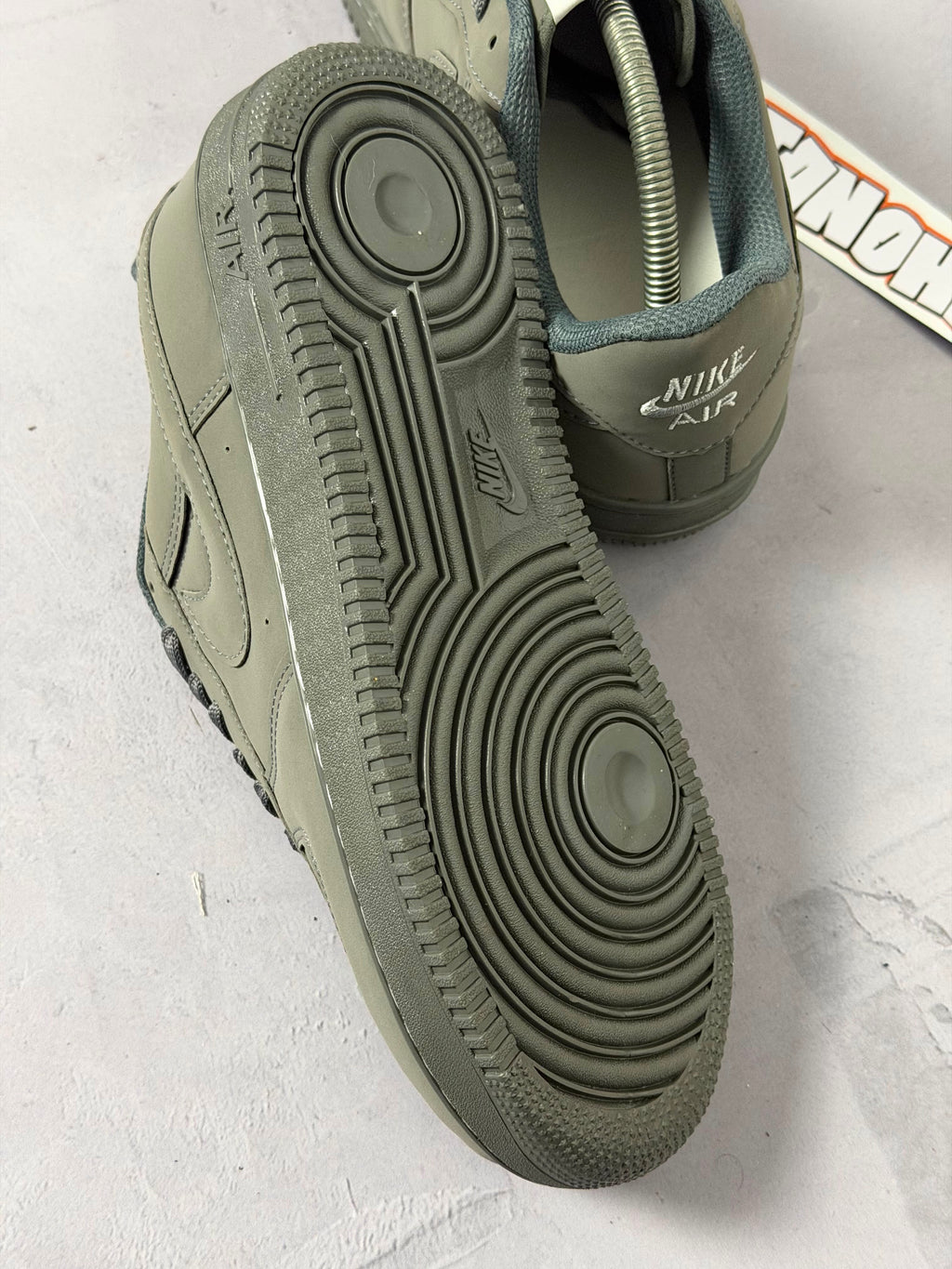 Tênis Nike Air Force 1 - Cinza