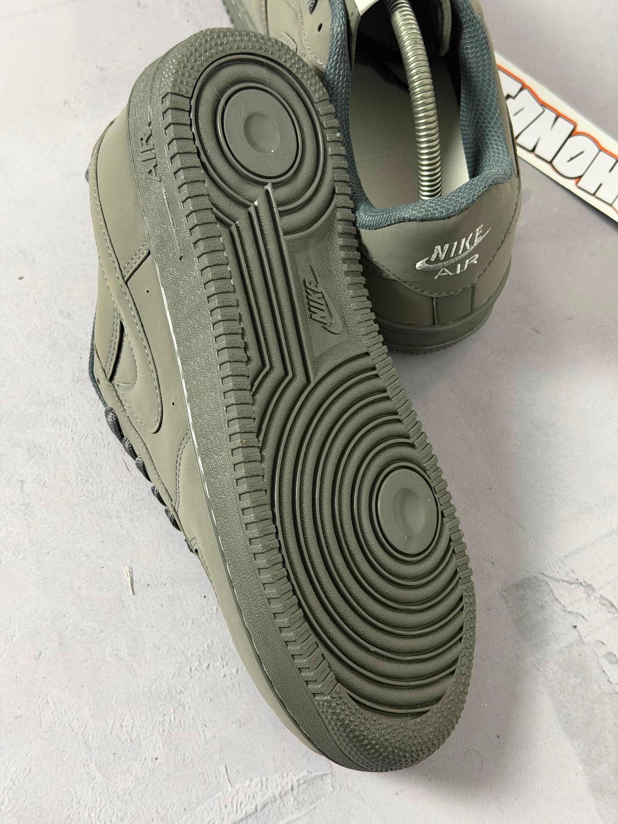 Tênis Nike Air Force 1 - Cinza