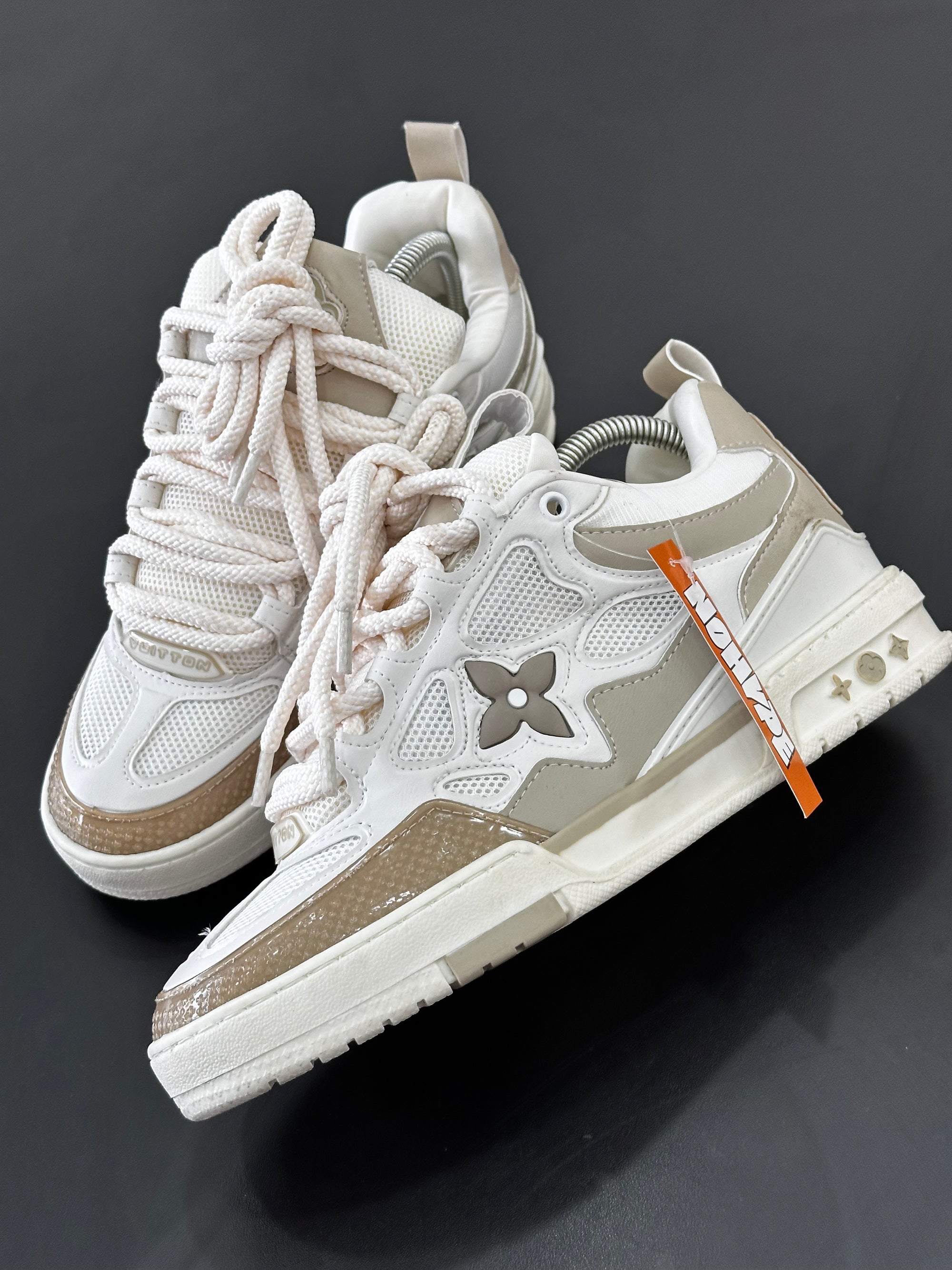 Tênis Louis Vuitton Skate - Bege White
