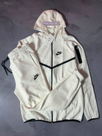 Conjunto Nike Tech Fleece - OffWhite