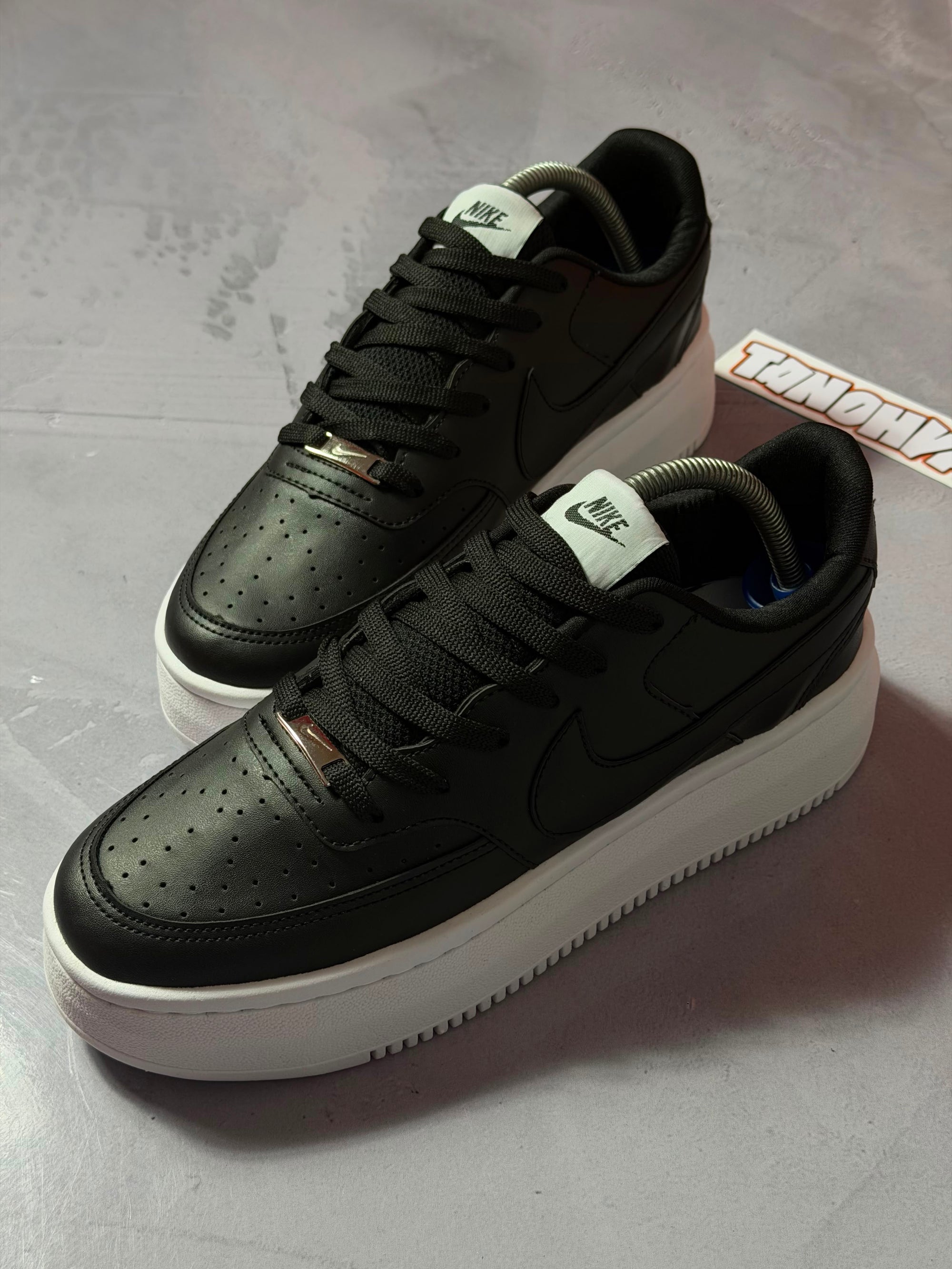 Tênis Nike Court Vision Alta - Preto/Branco