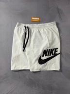 Shorts Tactel Nike Club - Branco