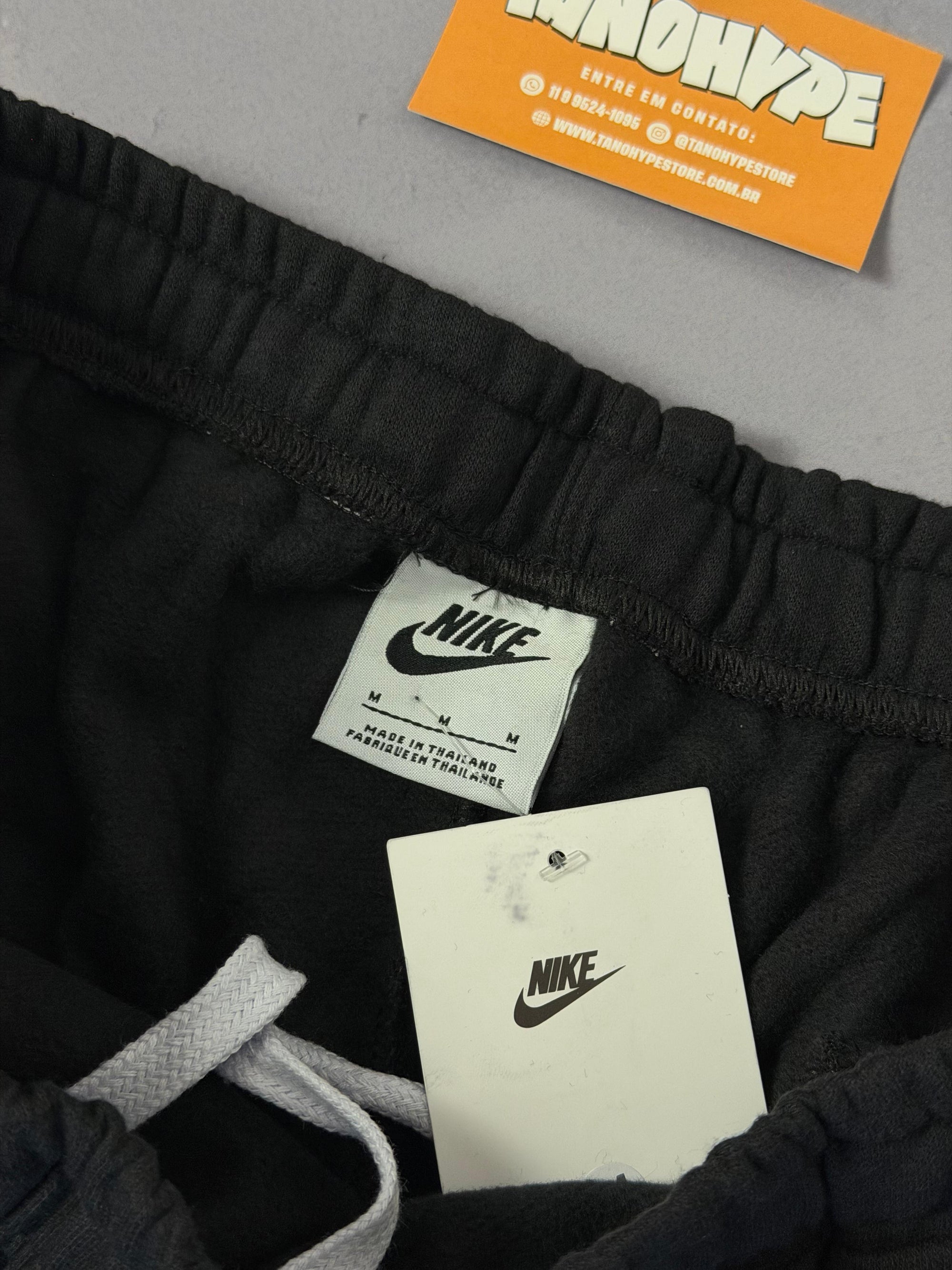 Shorts Moletom Cargo Nike Club - Preto