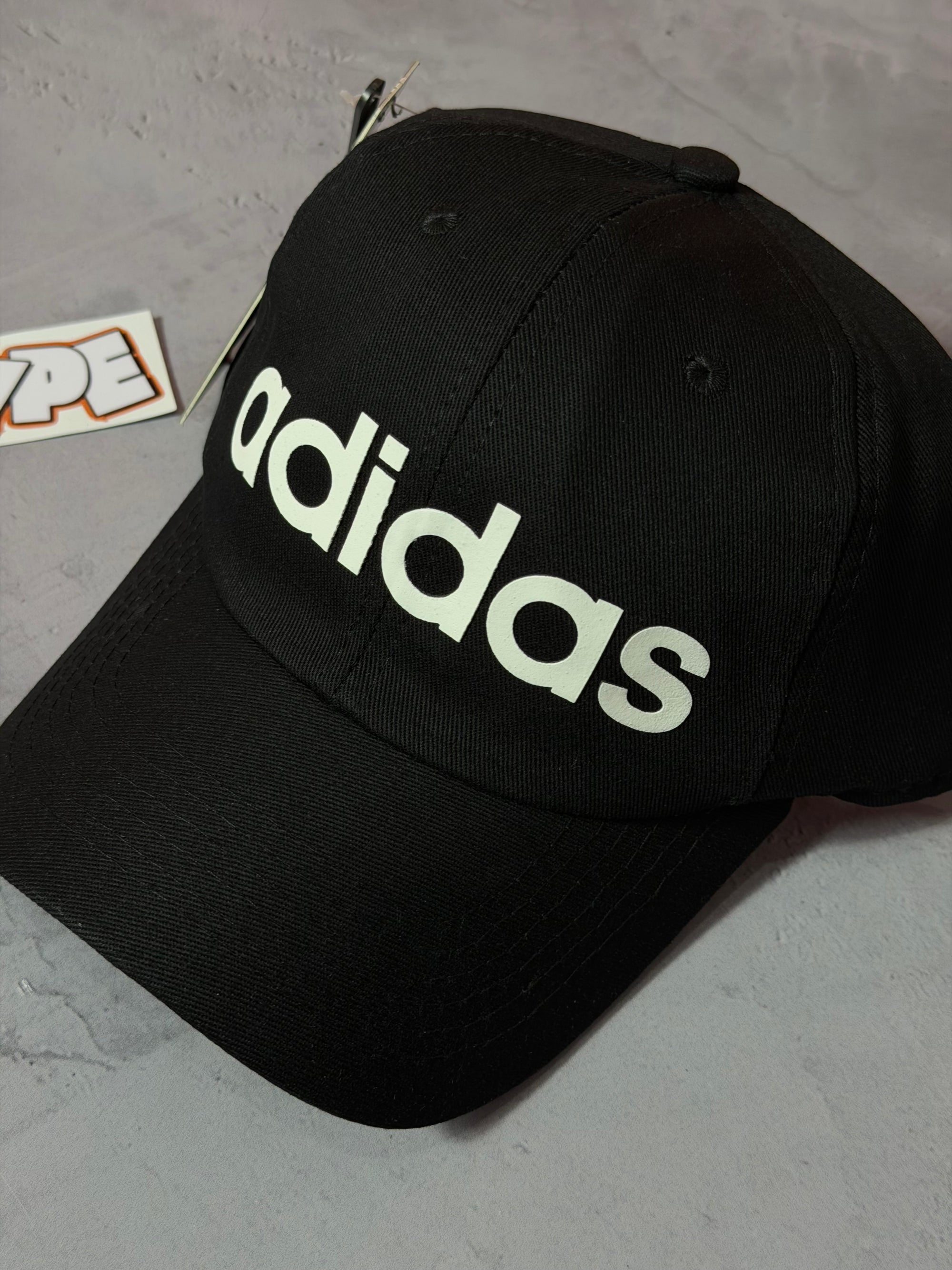 Boné Adidas Letreiro 2 - Preto