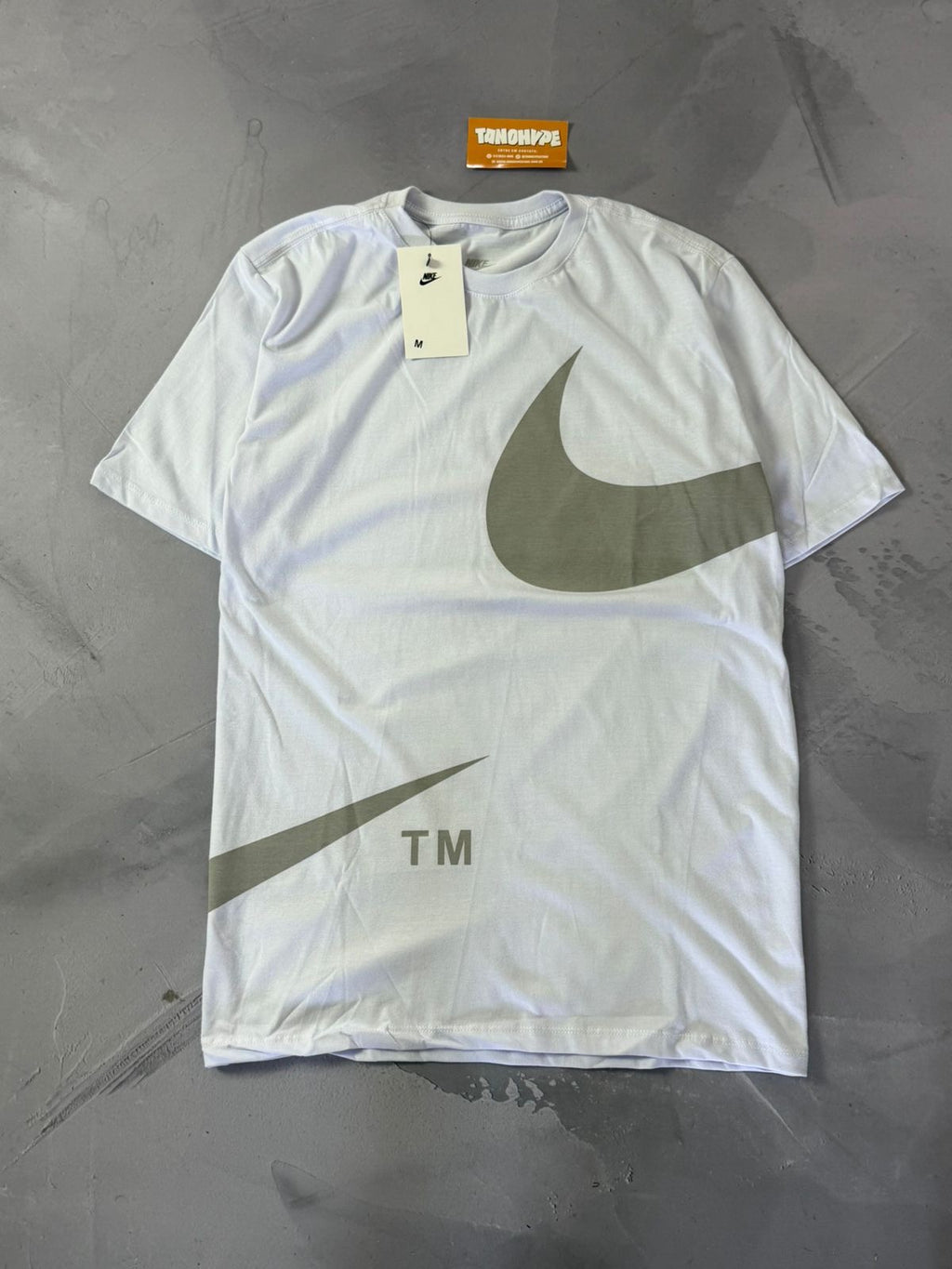 Camiseta Nike Big Swoosh TM - Branca