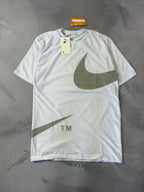 Camiseta Nike Big Swoosh TM - Branca