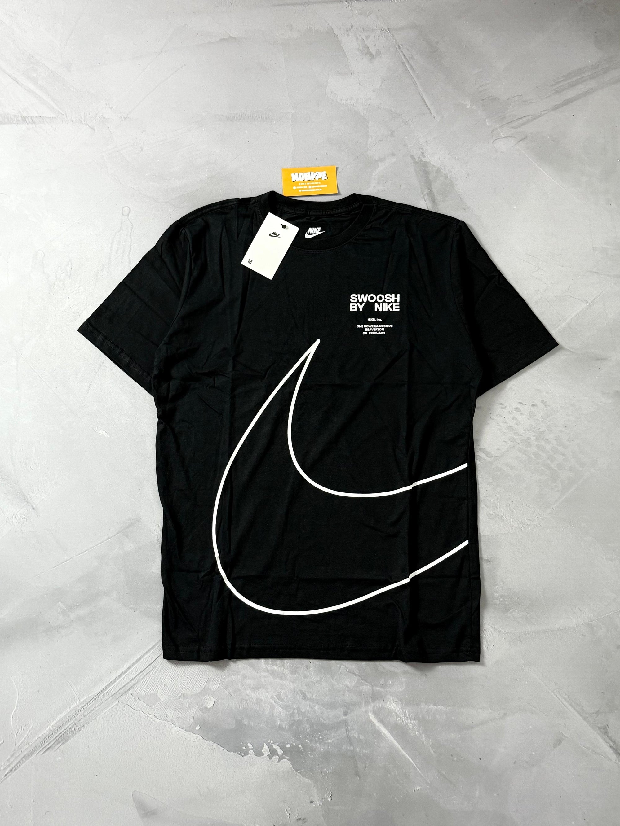 Camiseta Nike Big Swoosh - Preto