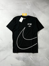 Camiseta Nike Big Swoosh - Preto