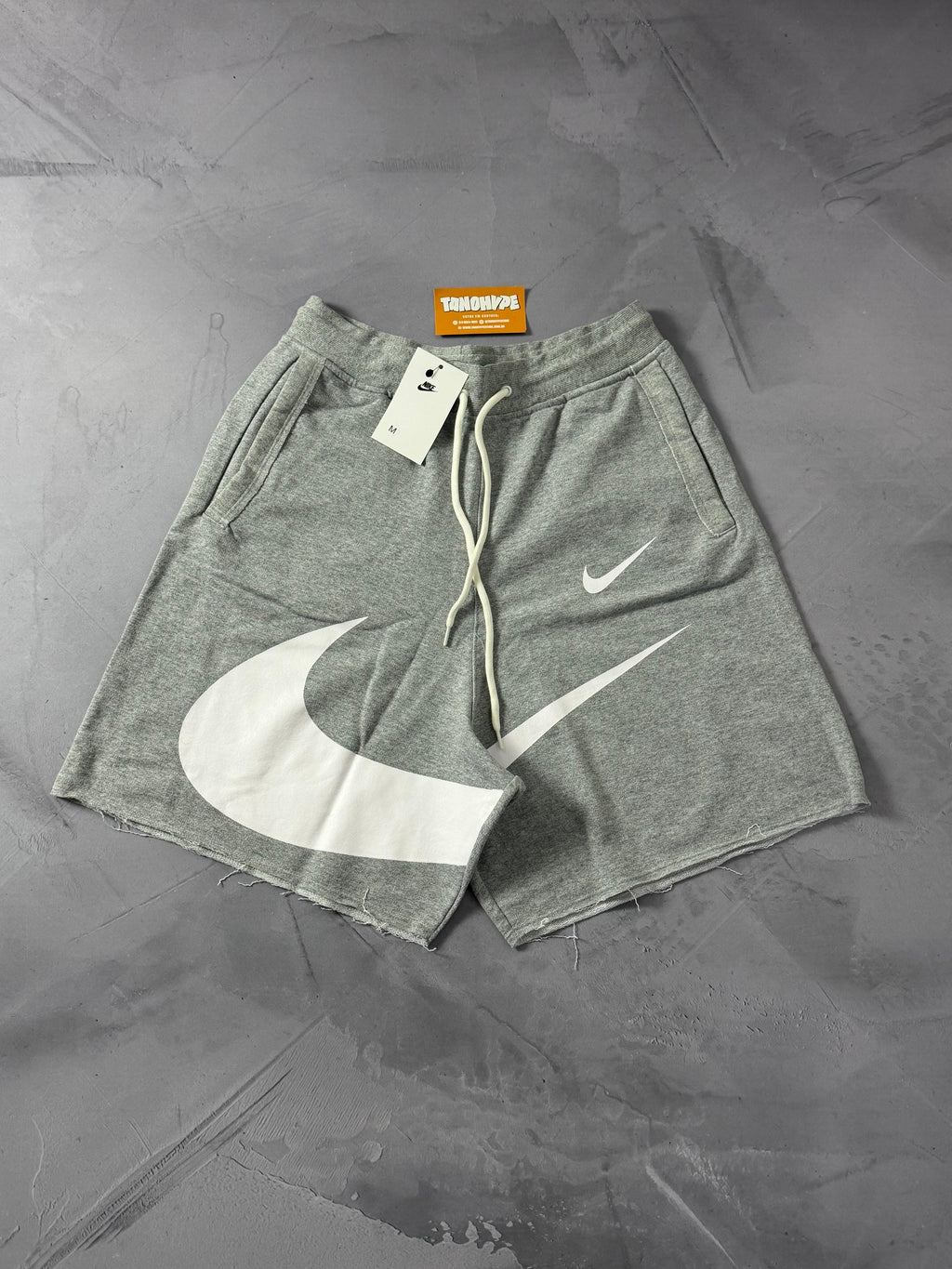 Shorts Moletom Nike Big Swoosh - Cinza