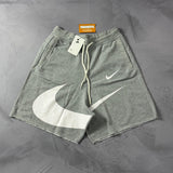 Shorts Moletom Nike Big Swoosh - Cinza