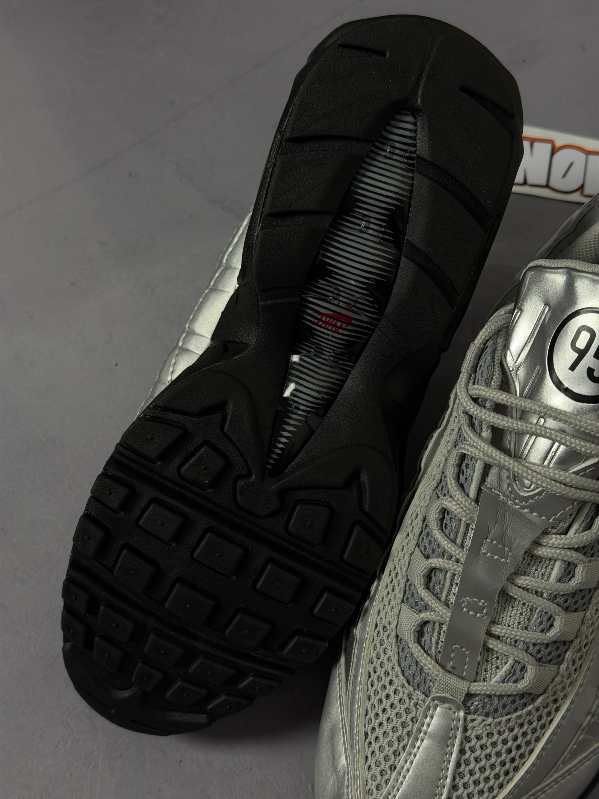 Tênis Nike Air Max 95 x Total 90 - Cinza