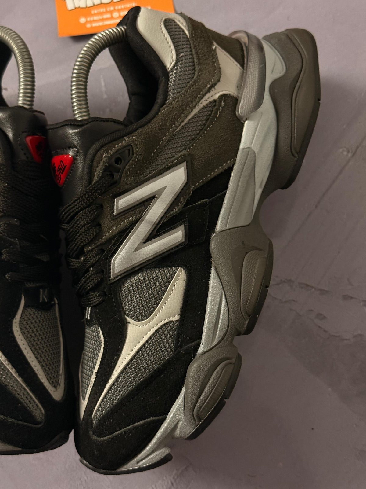 Tênis New Balance 9060 - Cinza/Preto