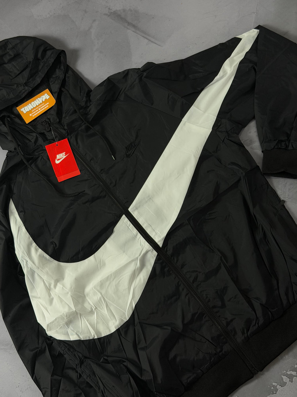 Corta Vento Nike Big Swoosh - Preto