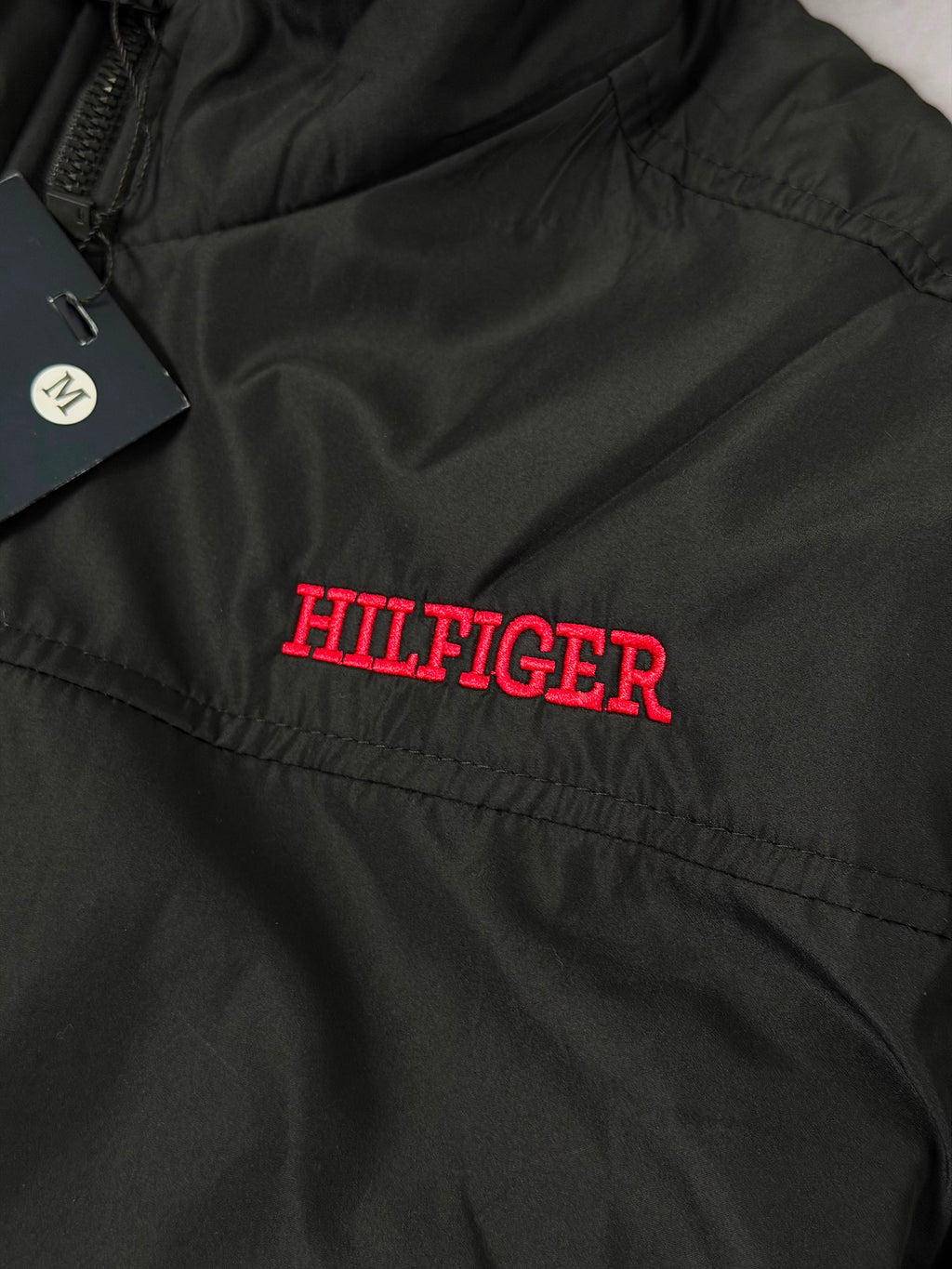 Jaqueta Velejador Tommy Hilfiger - Preto/Vermelho