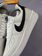 Tênis Nike Air Force 1 - Branco e Preto