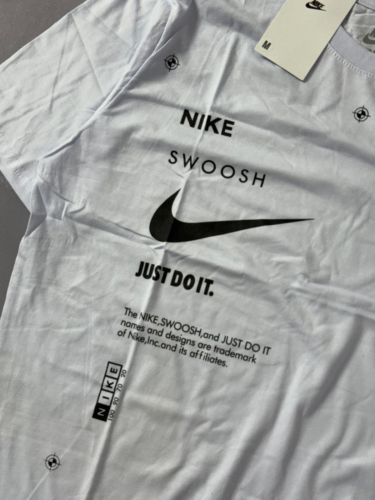 Camiseta Nike Sportswear Swoosh Club - Branco