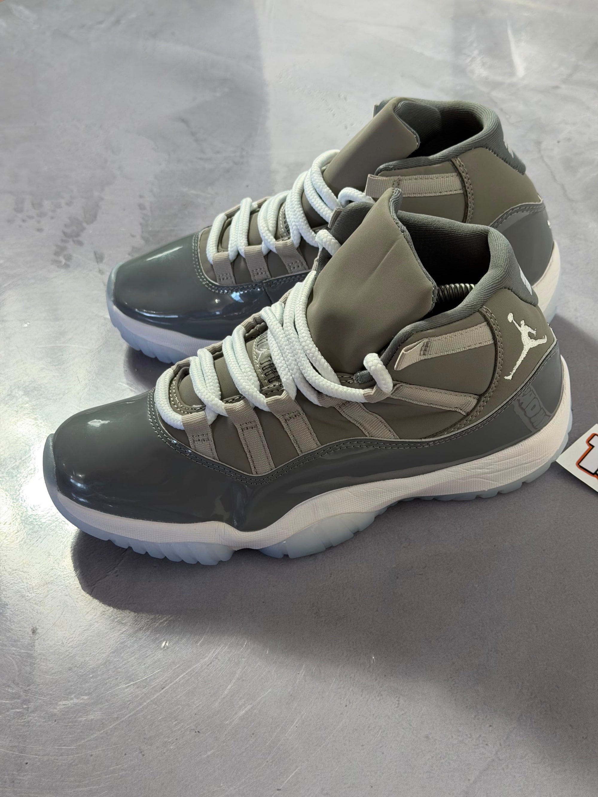 Tênis Nike Air Jordan 11 - Grey