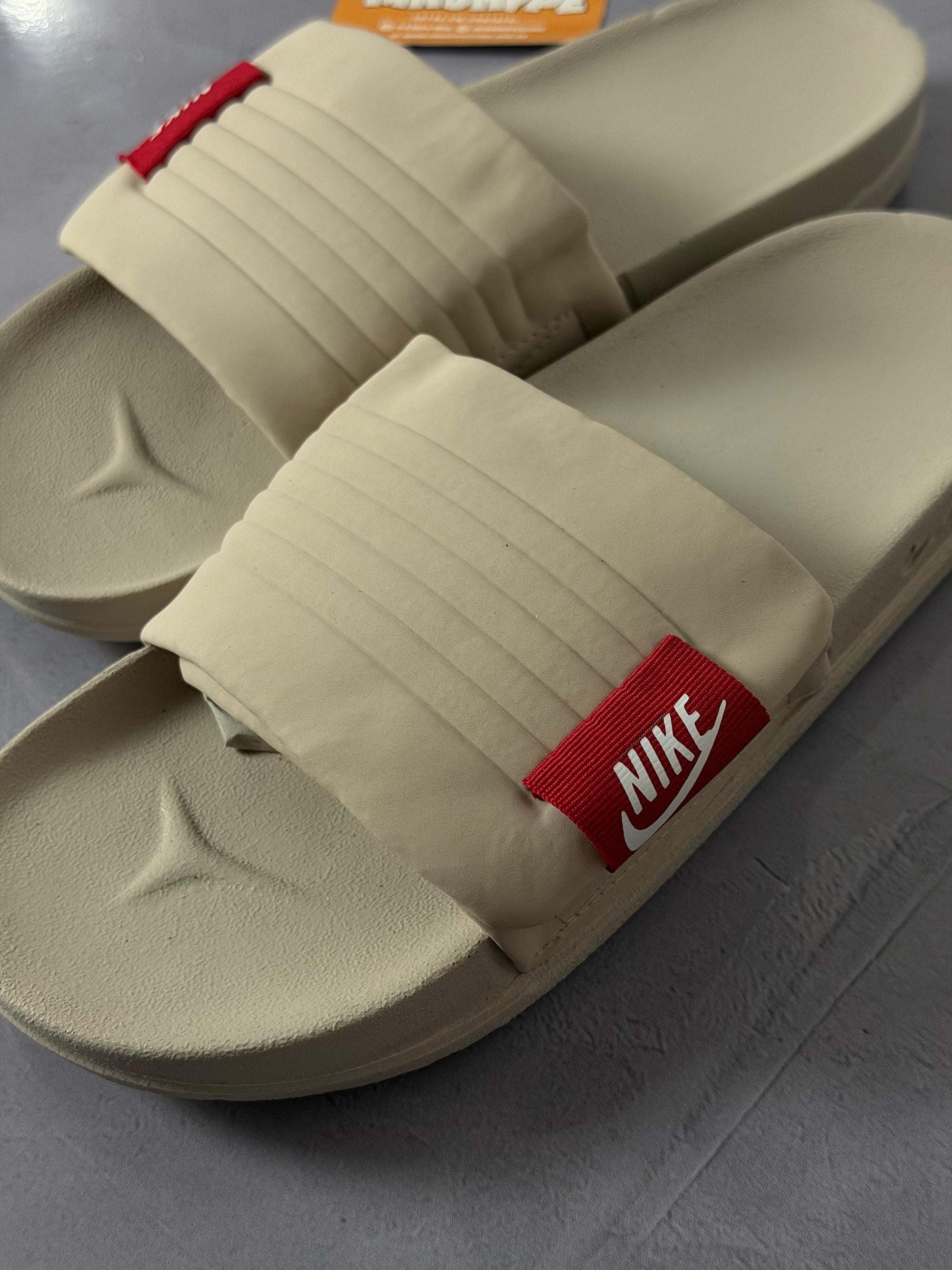 Chinelo Slide Nike Offcourt Adjust - Bege