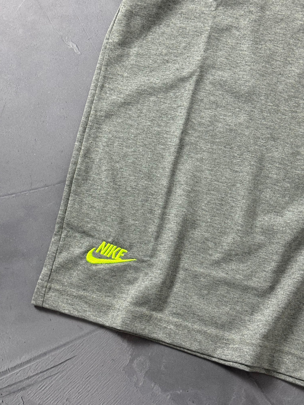 Camiseta Nike Multi Swoosh - Cinza