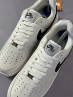 Tênis Nike Air Force 1 - Branco e Preto