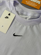 Camiseta Nike Essentials - Branca