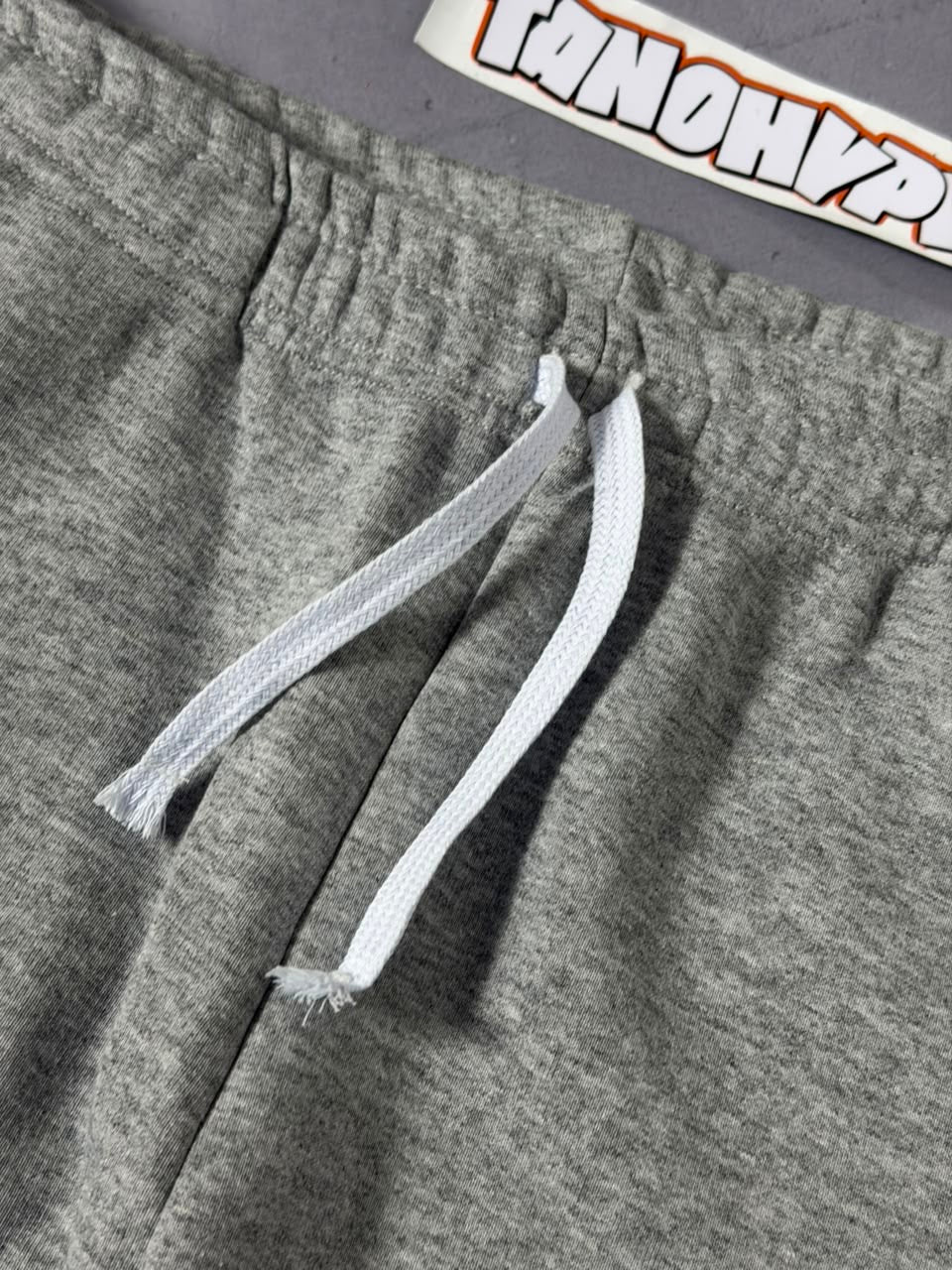 Shorts Moletom Nike Club - Cinza