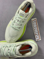 Tênis Nike Vomero - Barely Volt