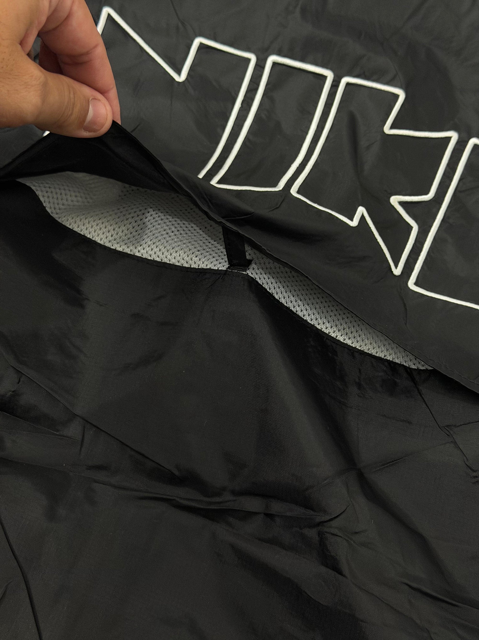 Corta Vento Nike Windrunner Logo - Preto