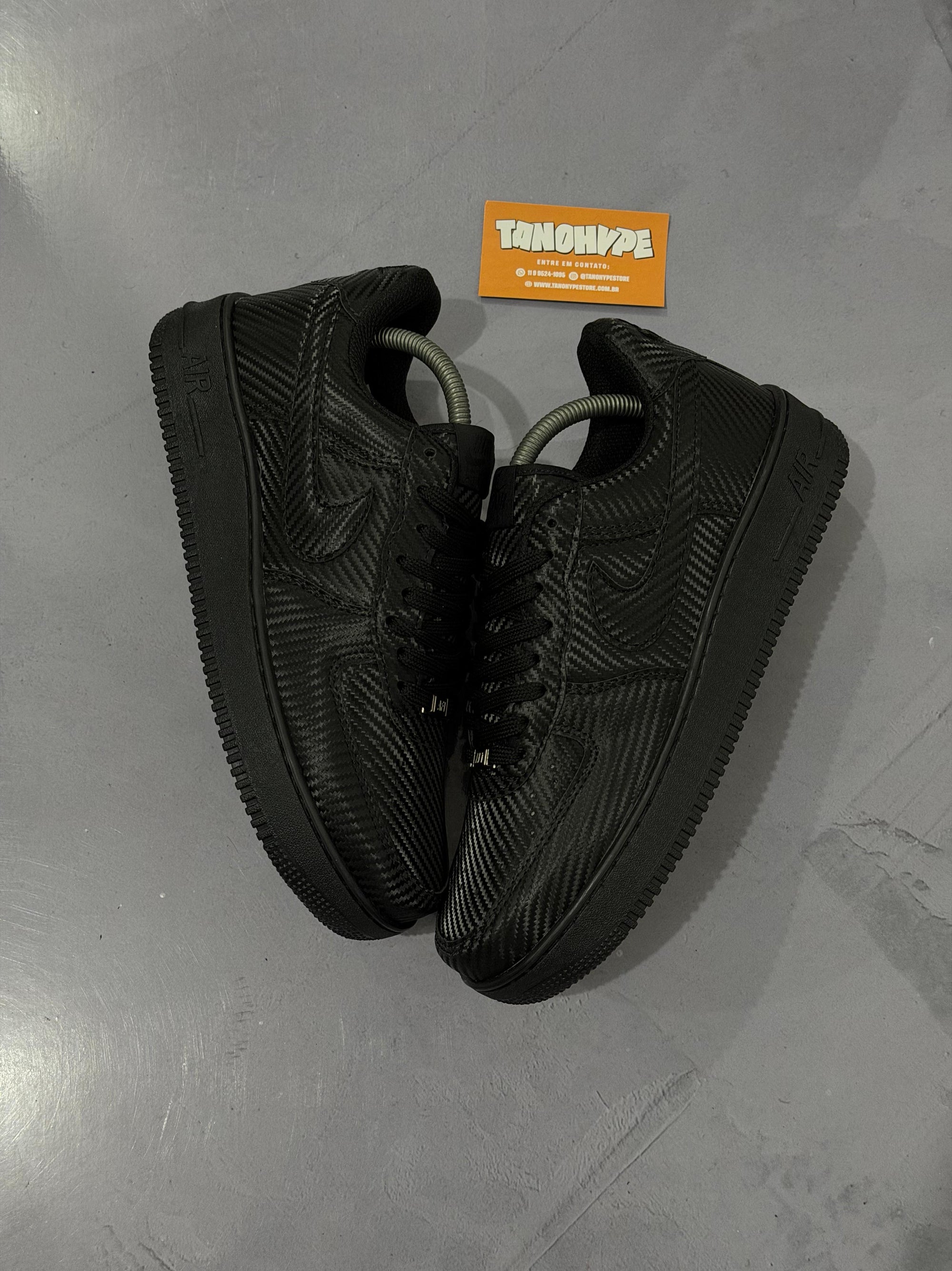 Tênis Nike Air Force 1 - Carbon Fiber
