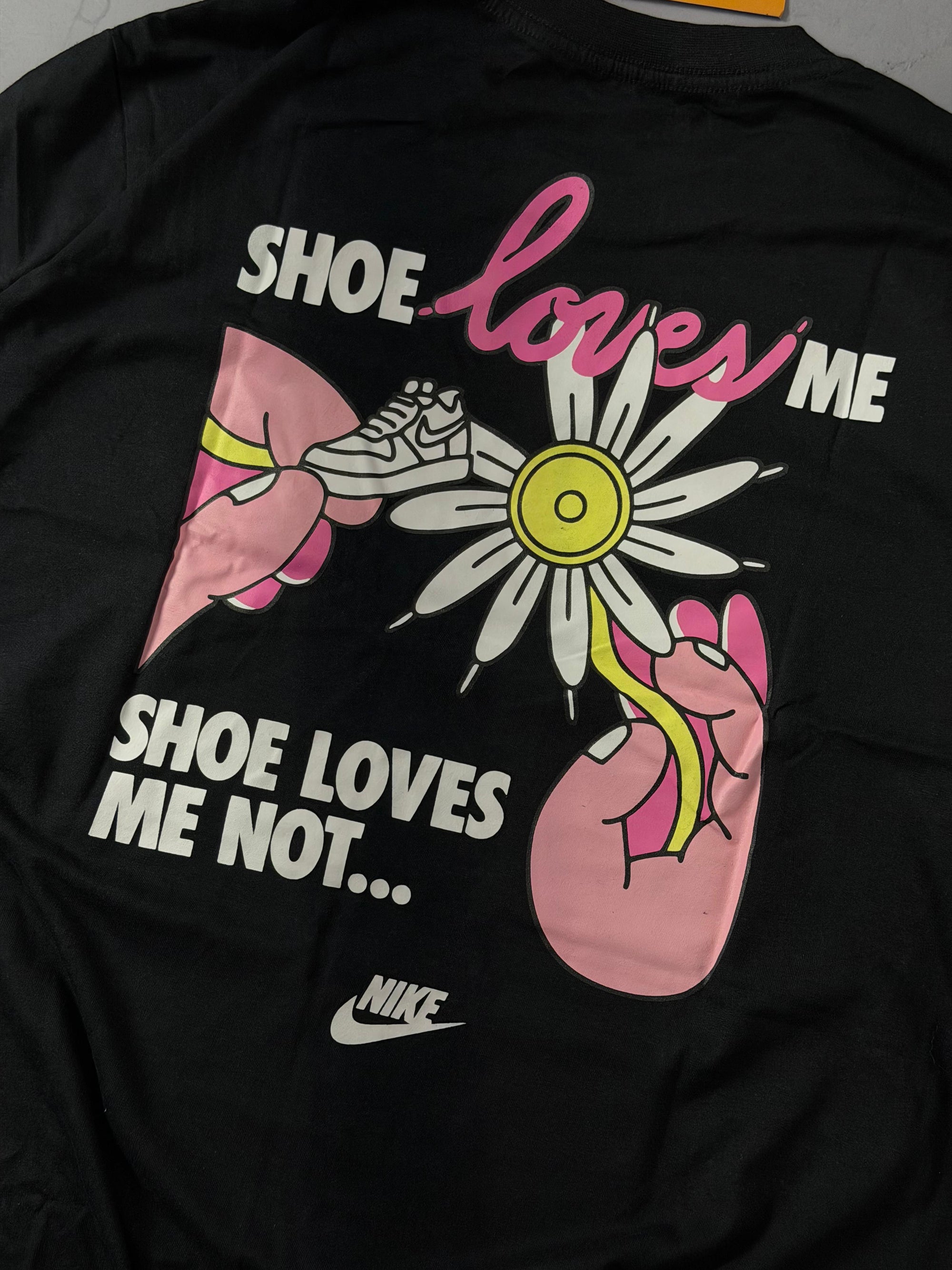 Camiseta Nike Shoes Love - Preta