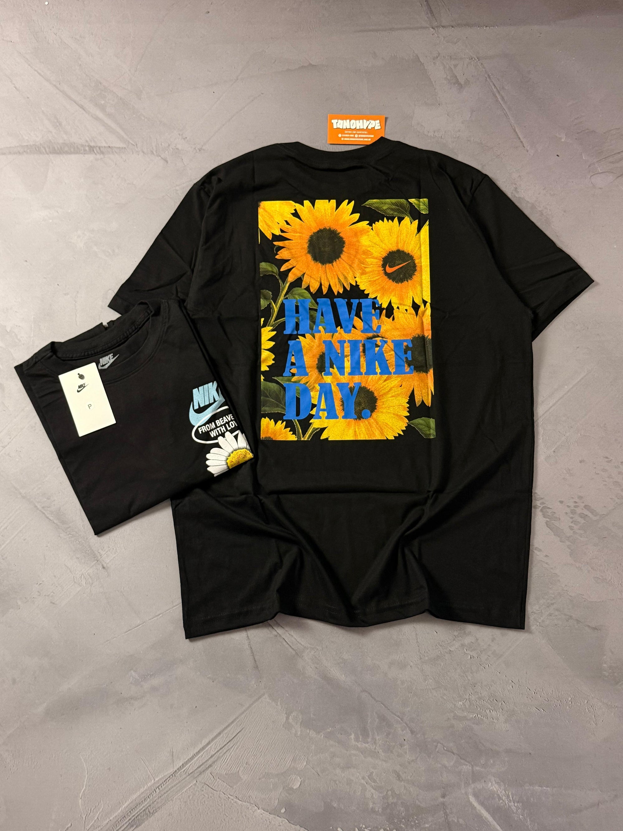 Camiseta Nike Day Flowers - Preto