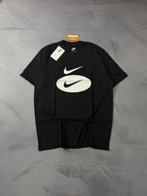Camiseta Nike Swoosh Double - Preto