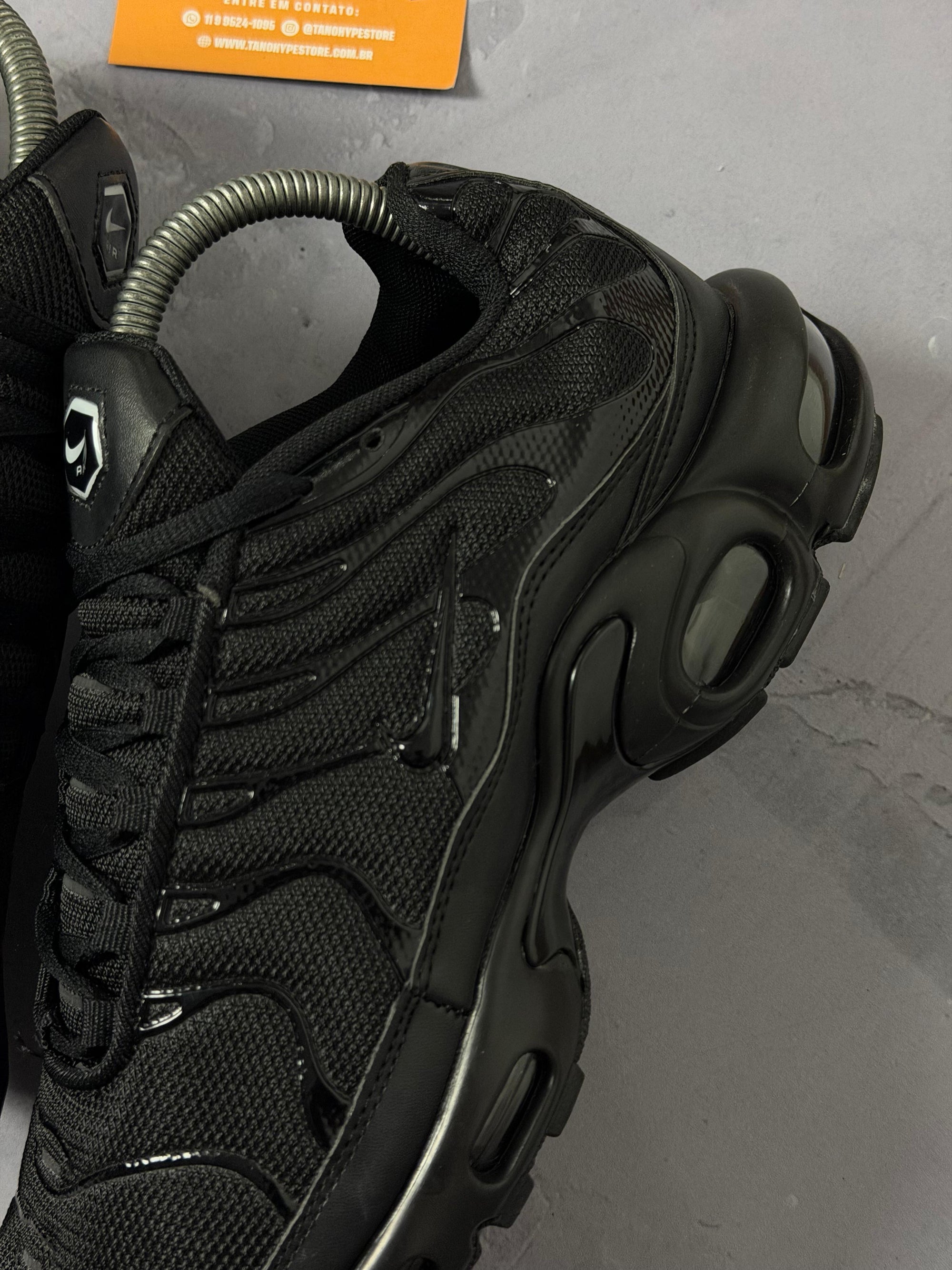 Tênis Nike Air Max Plus TN - Triple Black