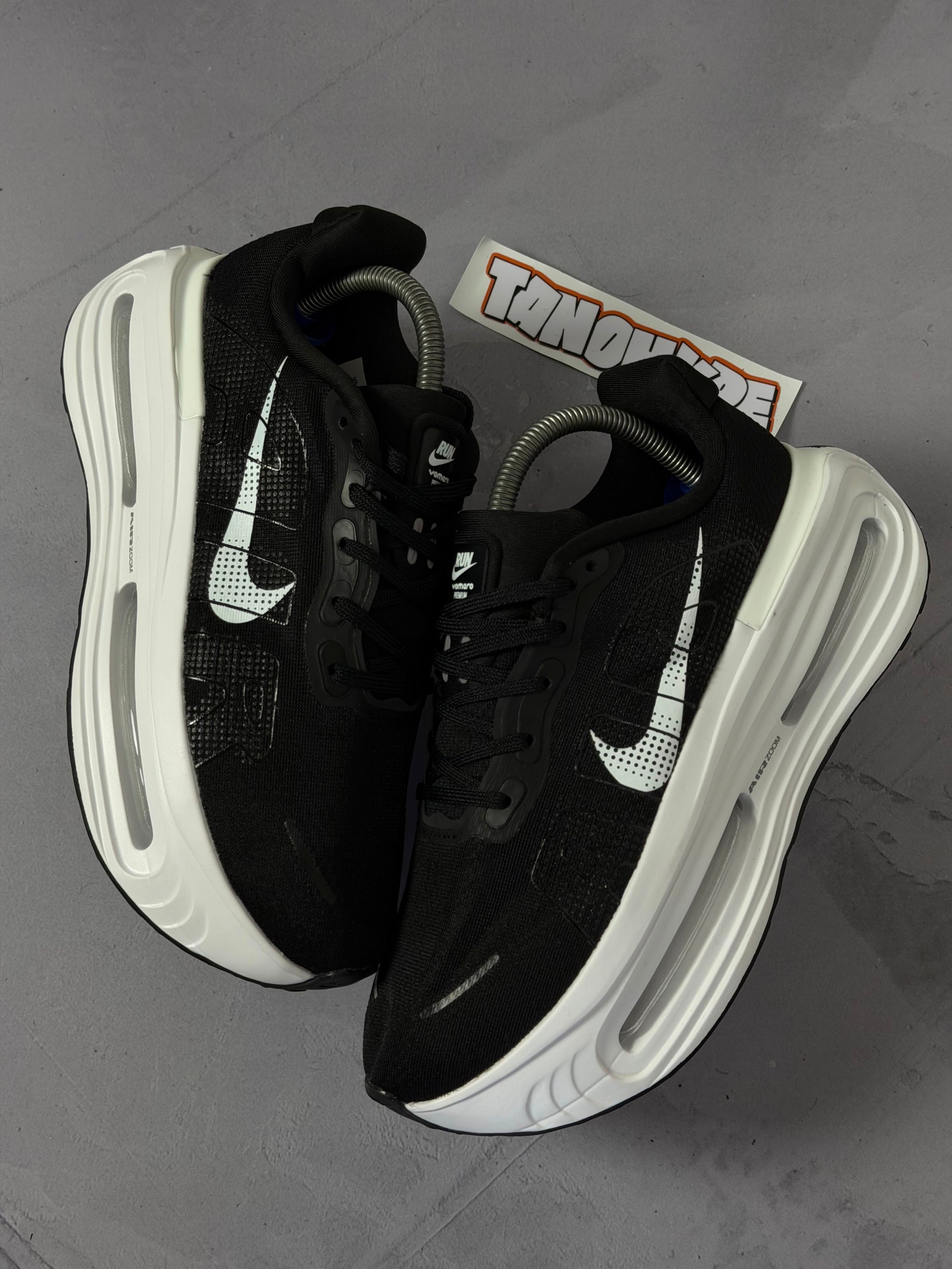 Tênis Nike Vomero - Black White