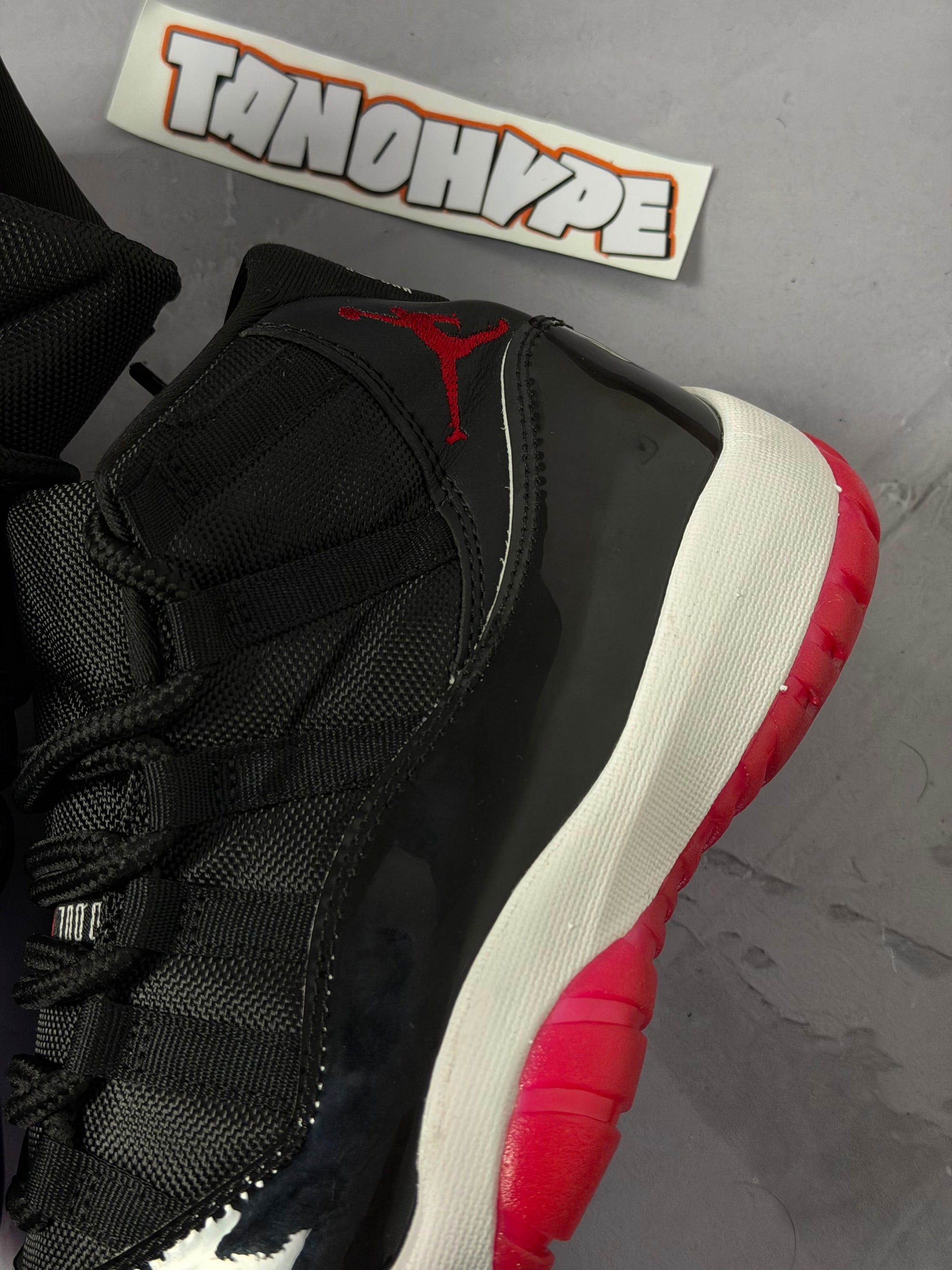 Tênis Nike Air Jordan 11 - Bred