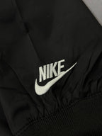 Corta Vento Nike Windrunner Logo - Preto