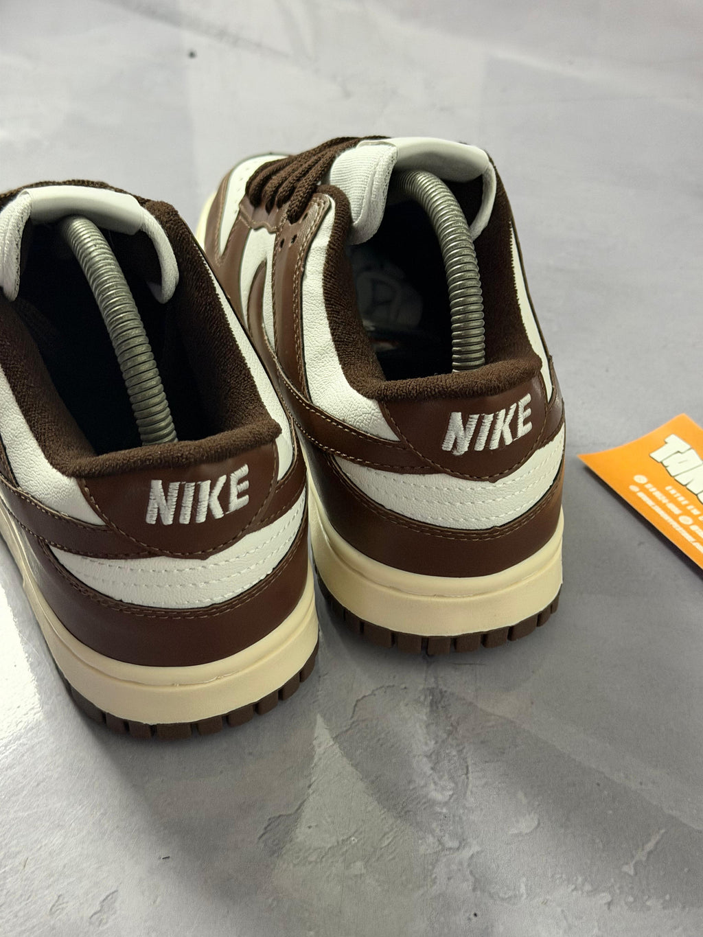 Tênis Nike Dunk - Marrom