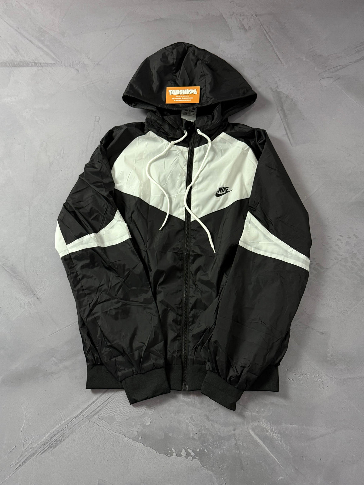 Corta Vento Nike Windrunner - Preto e Branco