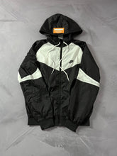 Corta Vento Nike Windrunner - Preto e Branco