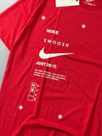 Camiseta Nike Sportswear Swoosh Club - Vermelha