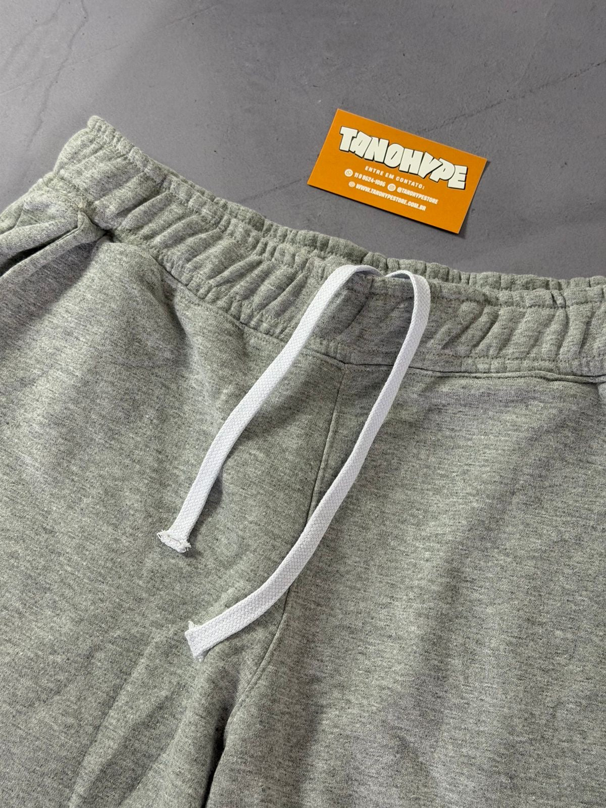 Shorts Moletom Nike Big Swoosh - Cinza
