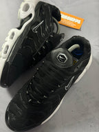 Tênis Nike Air Max Plus TN - Black White