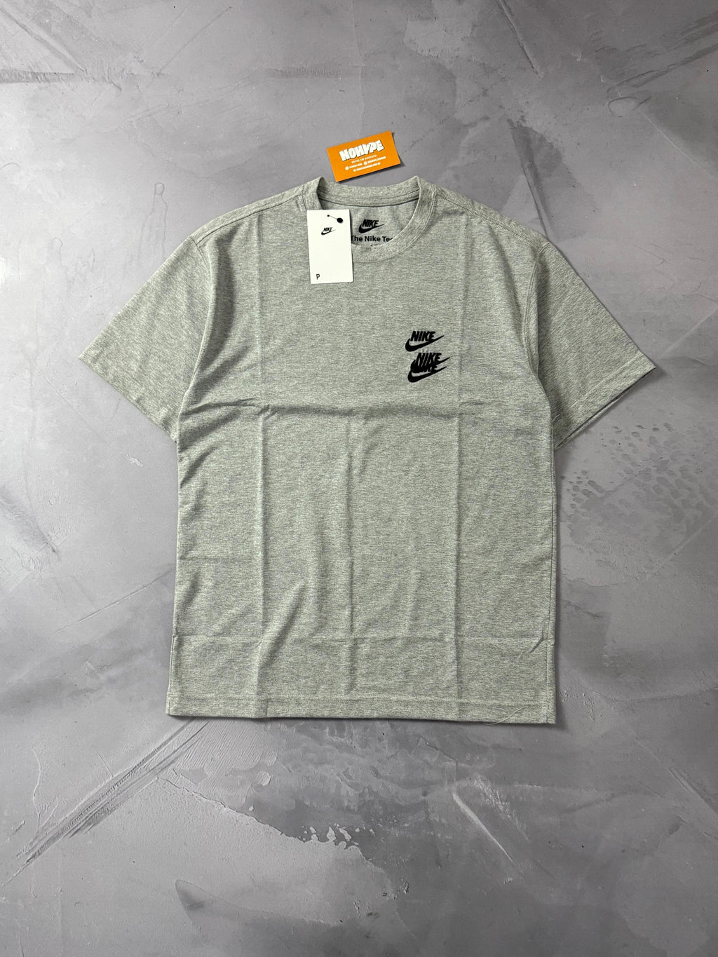 Camiseta Nike World Tour - Cinza