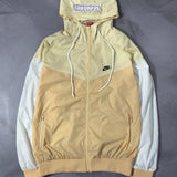 Corta Vento Nike Windrunner - Bege e Branco