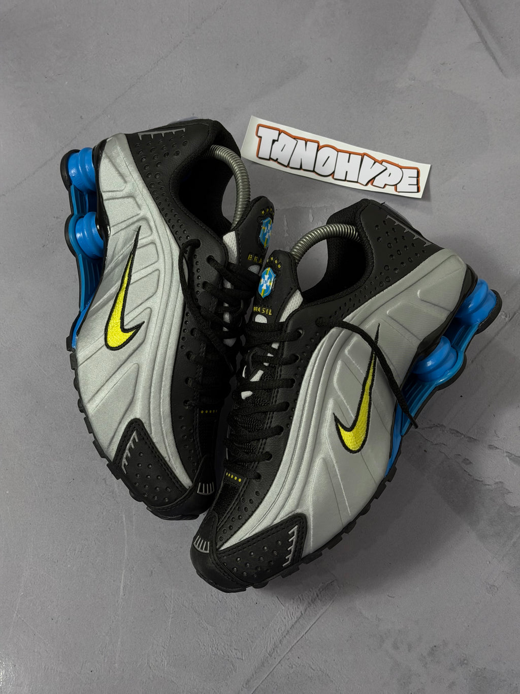 Tênis Nike Shox R4 - Seleção BRA
