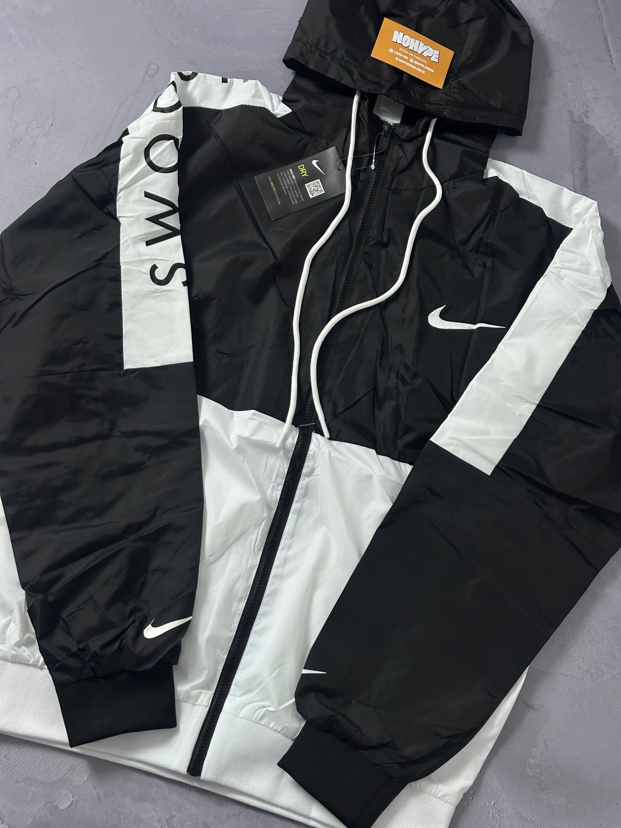 Corta Vento Nike Swoosh - Preto