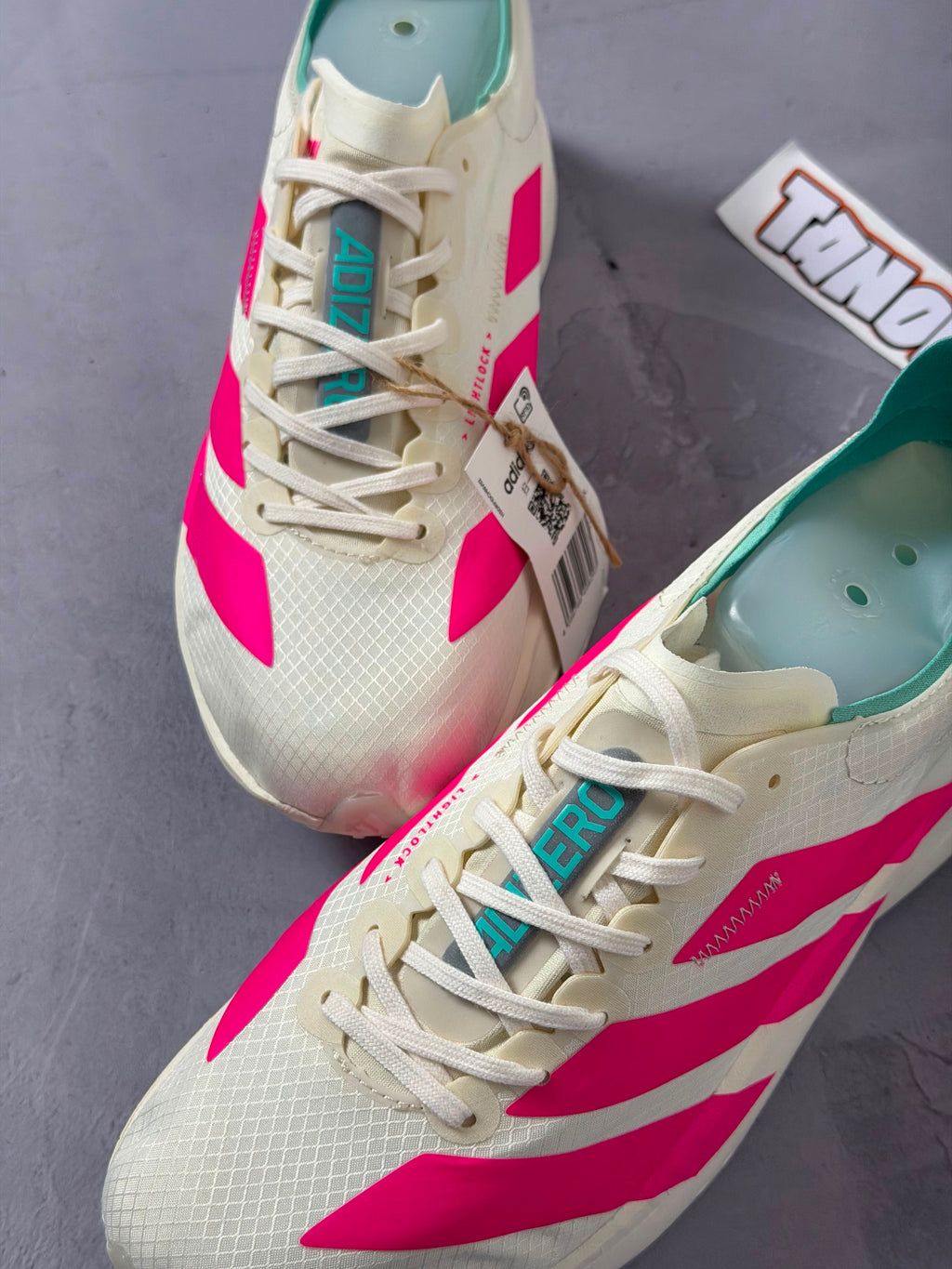 Tênis Adidas Adizero Adios Pro 4 - Offwhite/Pink